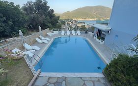 Ponti Beach Hotel
